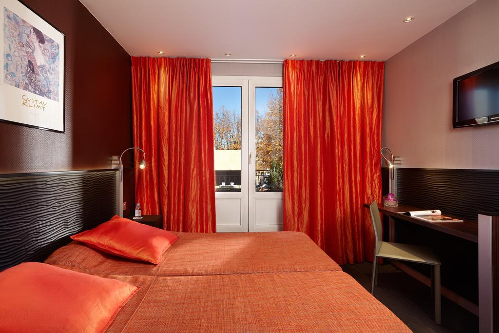 Hotel Saint Christophe Aix-en-Provence Exterior photo